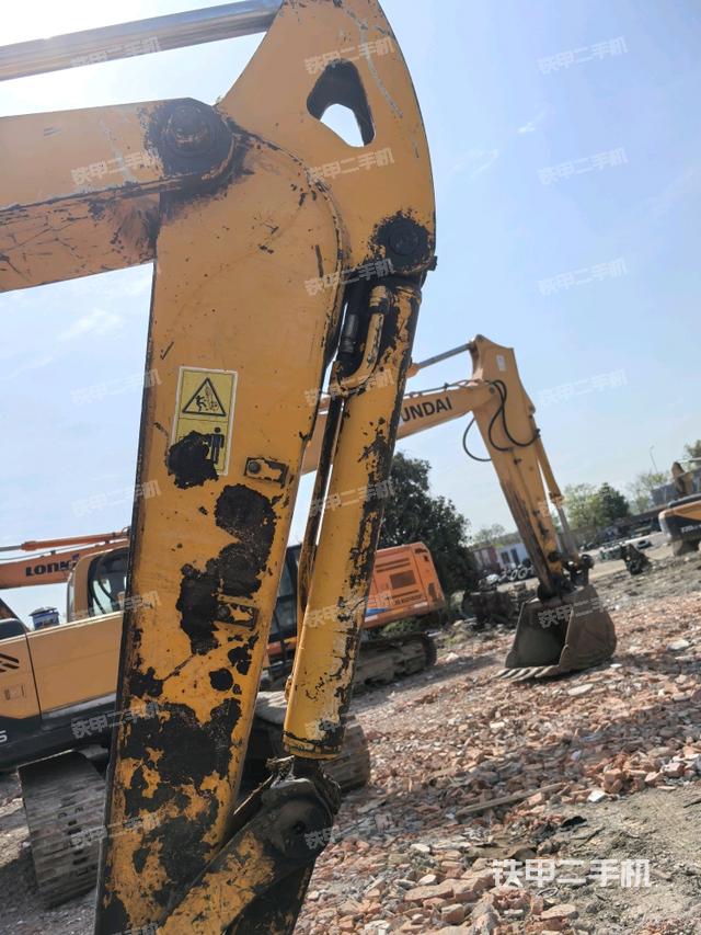 小臂整體左后（工作和回轉(zhuǎn)裝置）