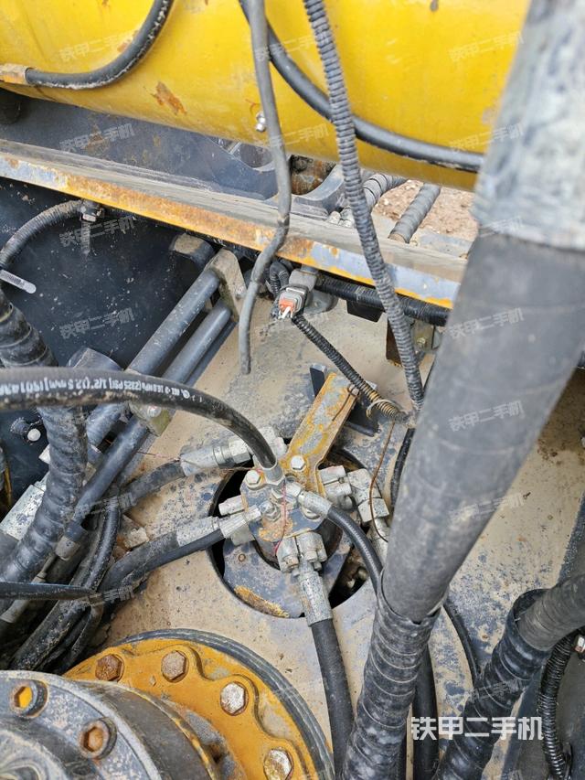 中央回轉(zhuǎn)接頭特寫(上車部件) 中央回轉(zhuǎn)接頭特寫(上車部件)