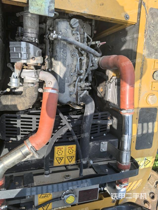 發(fā)動(dòng)機(jī)室（上車部件）