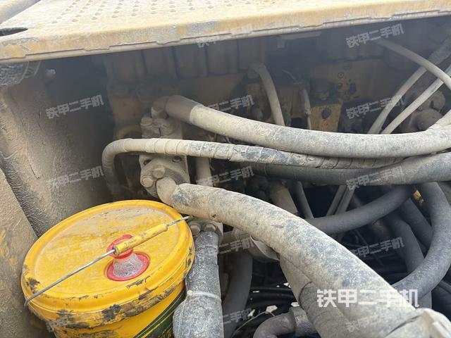 氣門室蓋螺絲特寫(上車部件) 氣門室蓋螺絲特寫(上車部件)
