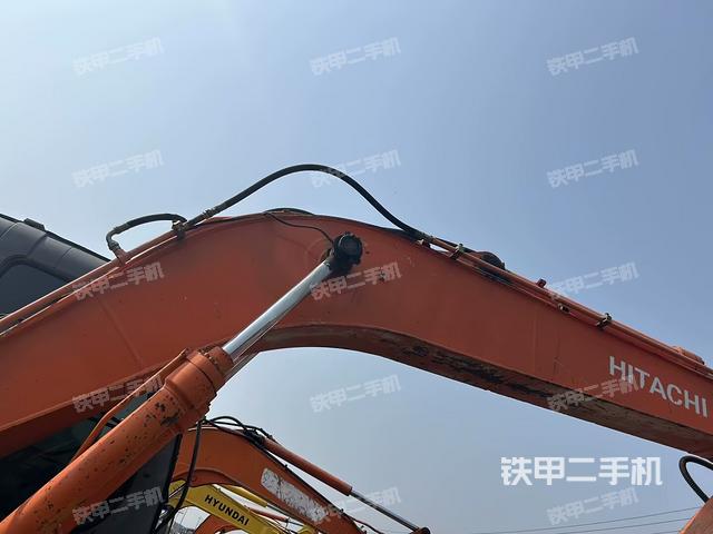 大臂整體?右側(工作和回轉裝置) 大臂整體?右側(工作和回轉裝置)