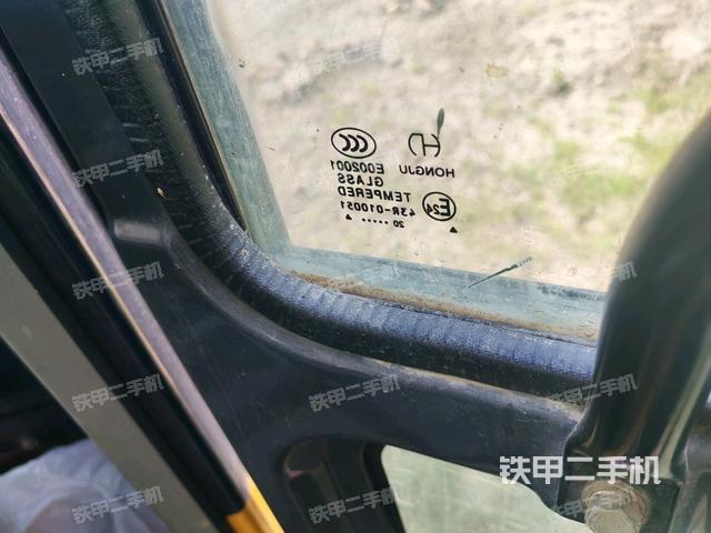駕駛室左后45度(駕駛室部分) 駕駛室左后45度(駕駛室部分)