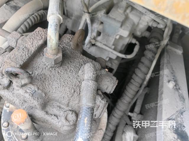 回轉(zhuǎn)馬達(dá)和主控閥(整機(jī)外觀) 回轉(zhuǎn)馬達(dá)和主控閥(整機(jī)外觀)