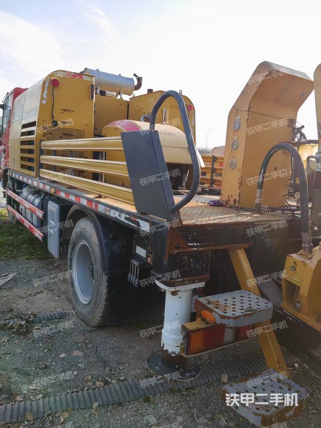 整機右側(cè)（設(shè)備外觀及核心部件）