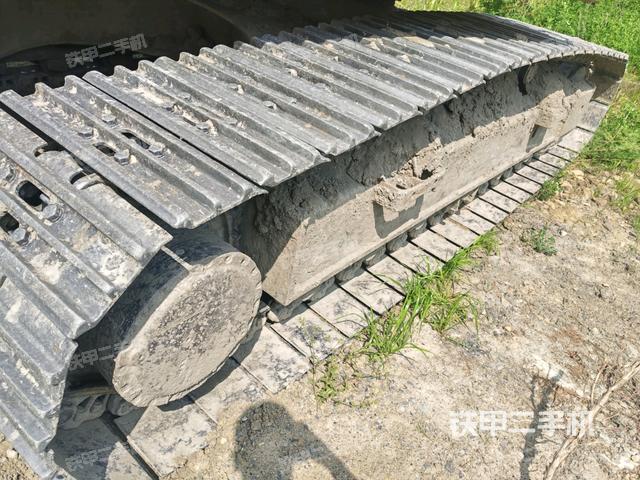 右側(cè)履帶整體(行走機構(gòu)) 右側(cè)履帶整體(行走機構(gòu))