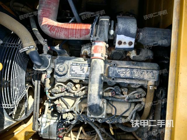 發(fā)動(dòng)機(jī)室(上車部件) 發(fā)動(dòng)機(jī)室(上車部件)