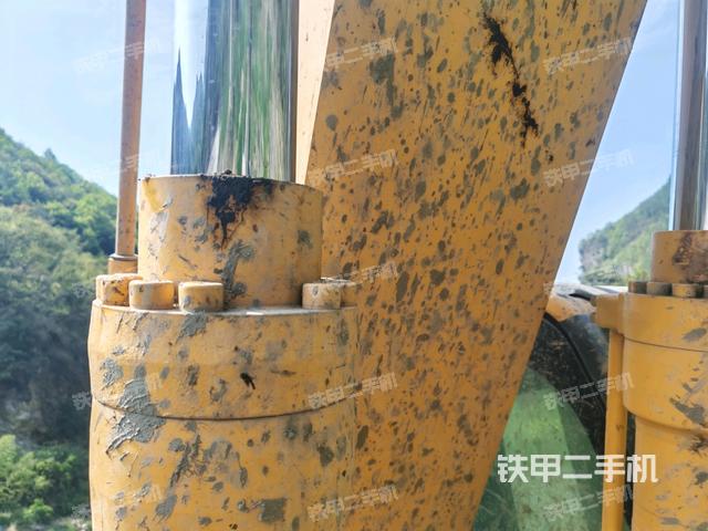 小臂整體右前(工作和回轉(zhuǎn)裝置) 小臂整體右前(工作和回轉(zhuǎn)裝置)