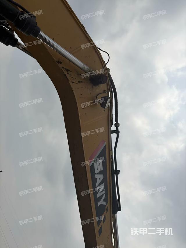 大臂油缸整體?豎拍（工作和回轉(zhuǎn)裝置）