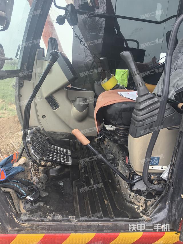 驾驶室整体（整机外观）