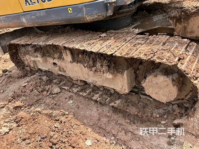 左側(cè)履帶整體?（行走機(jī)構(gòu)）