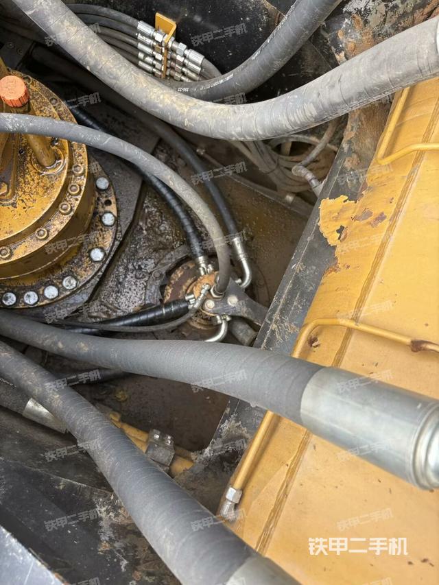 回轉(zhuǎn)馬達(dá)（上車部件）