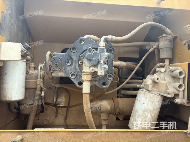 液壓泵斜45?左（大件艙室）