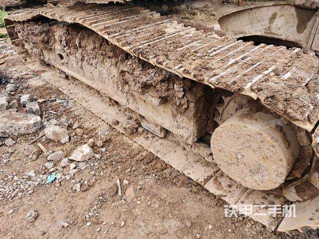 左側(cè)履帶整體?(行走機構) 左側(cè)履帶整體?(行走機構)