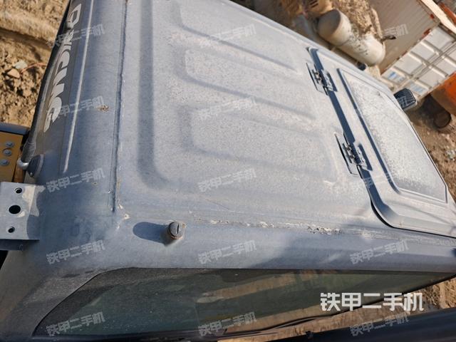 駕駛室頂部(整機外觀) 駕駛室頂部(整機外觀)