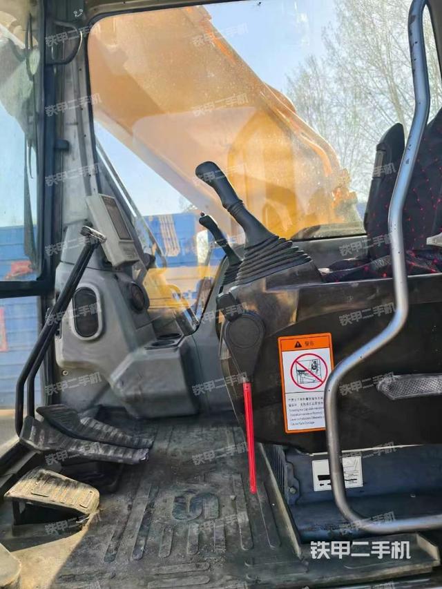 駕駛室整體（整機(jī)外觀）