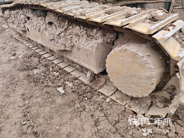 左側(cè)履帶整體?（行走機(jī)構(gòu)）