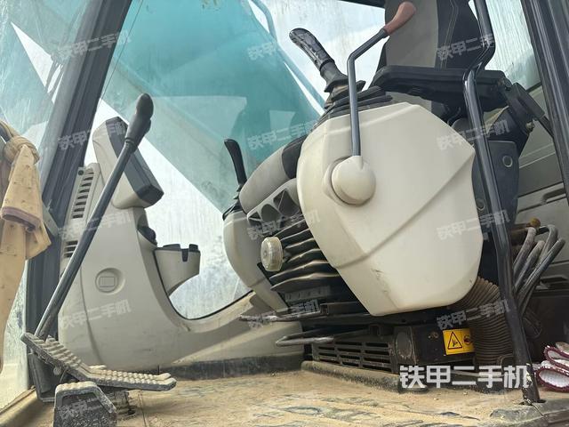 后窗玻璃角標(biāo)(駕駛室部分) 后窗玻璃角標(biāo)(駕駛室部分)