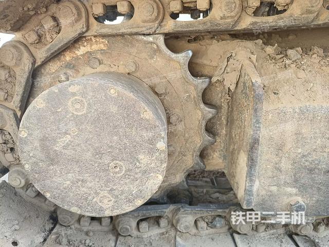 單側(cè)履帶整體（整機(jī)外觀）