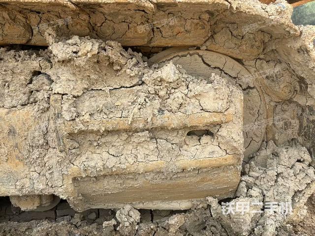 左驅(qū)動輪（行走機(jī)構(gòu)）