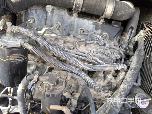 發(fā)動(dòng)機(jī)室（上車部件）