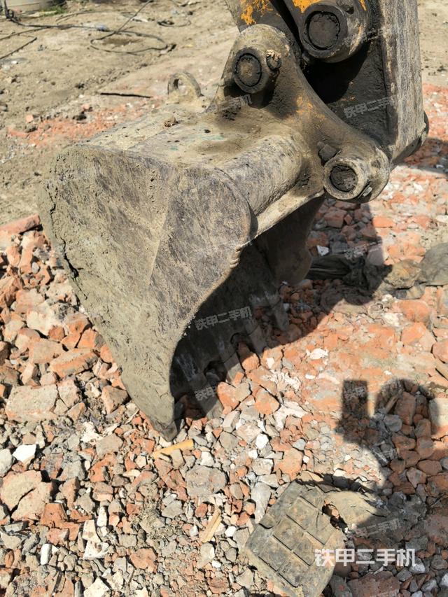 鏟斗右后整體（工作和回轉(zhuǎn)裝置）