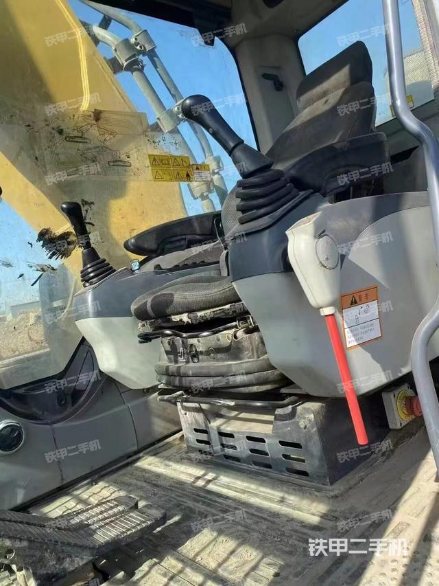 駕駛室整體（整機(jī)外觀）