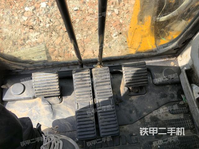 座椅右側(cè)控制臺(tái)/鑰匙門/油門/含右手柄（駕駛室部分）