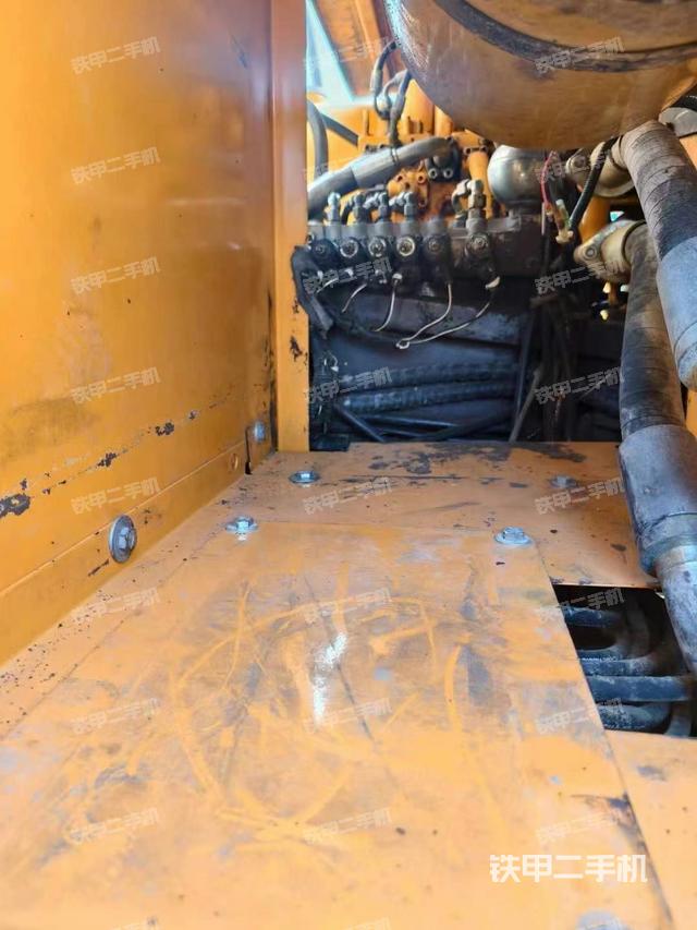 駕駛室頂部（整機(jī)外觀）