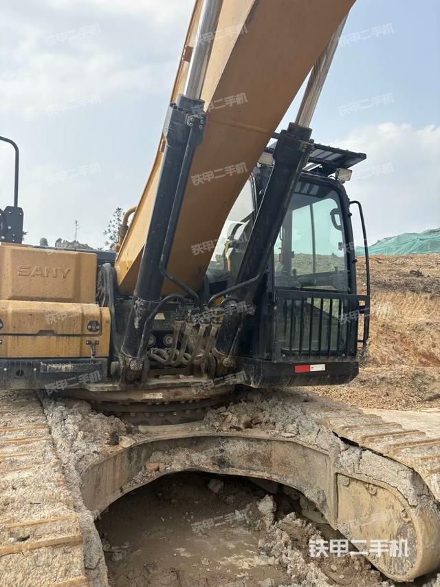 大臂根部?斜視（工作和回轉(zhuǎn)裝置）