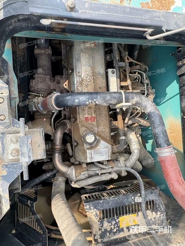 氣門室蓋螺絲特寫(上車部件) 氣門室蓋螺絲特寫(上車部件)