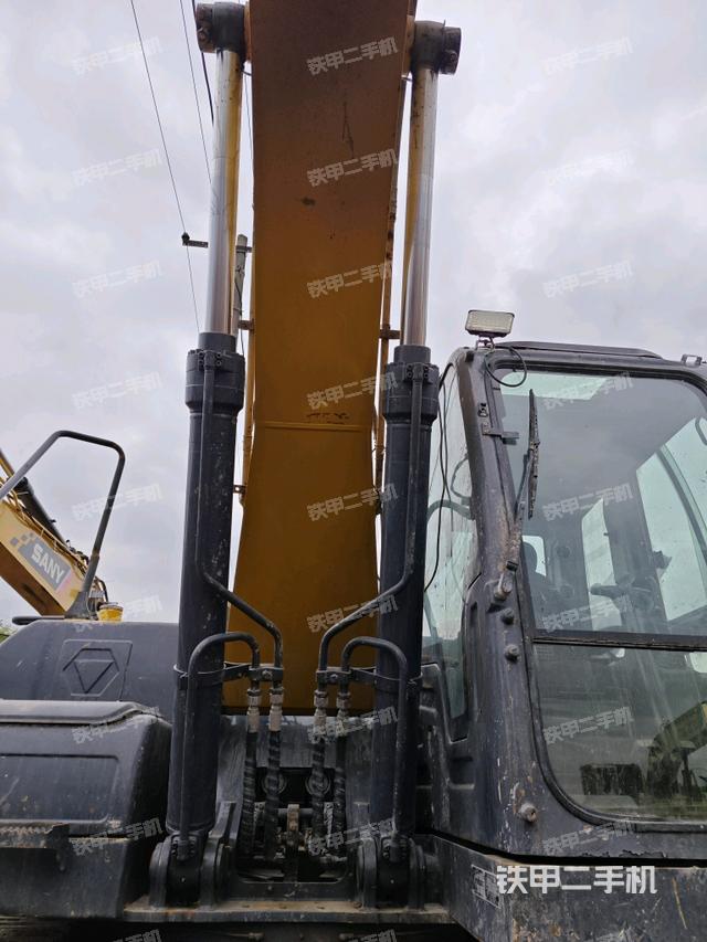 大臂油缸整體?豎拍(工作和回轉(zhuǎn)裝置) 大臂油缸整體?豎拍(工作和回轉(zhuǎn)裝置)