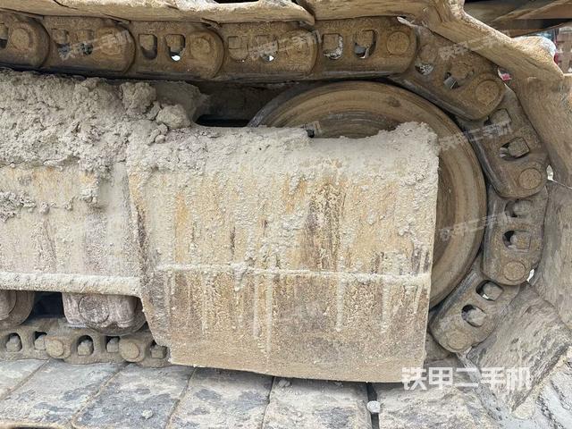 右側(cè)行走馬達蓋板(行走機構(gòu)) 右側(cè)行走馬達蓋板(行走機構(gòu))