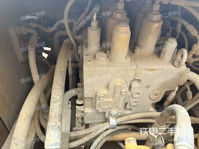 駕駛室頂部俯視（上車部件）