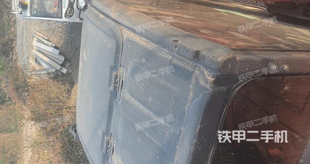 驾驶室顶部（整机外观）