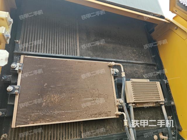 散熱器正面（大件艙室）