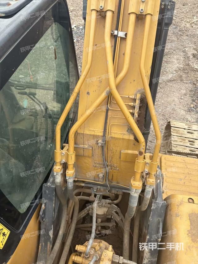 鏟斗右后整體（工作和回轉(zhuǎn)裝置）