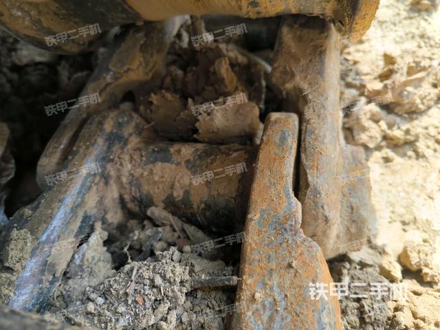 左側(cè)履帶整體?（行走機(jī)構(gòu)）