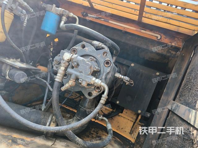 液壓泵斜45?右（大件艙室）