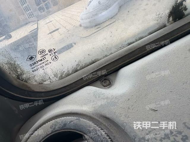 右側(cè)玻璃角標(駕駛室部分) 右側(cè)玻璃角標(駕駛室部分)