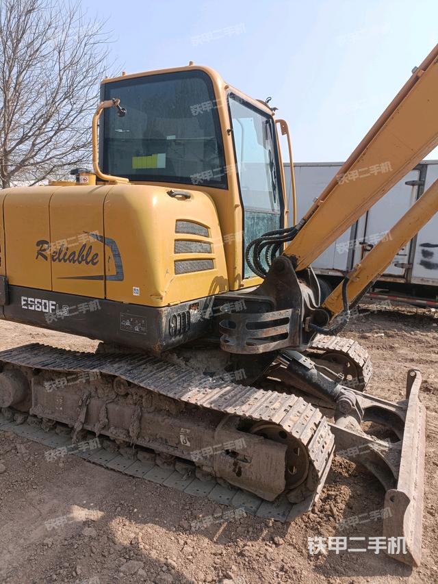 大臂根部?斜（工作和回轉(zhuǎn)裝置）