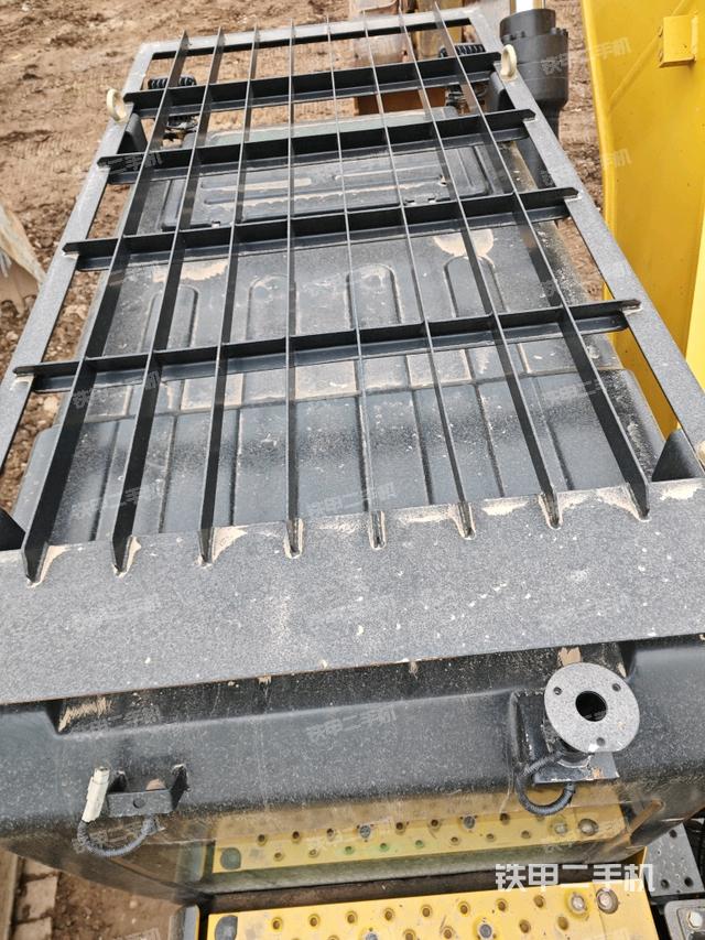 駕駛室頂部俯視（上車部件）