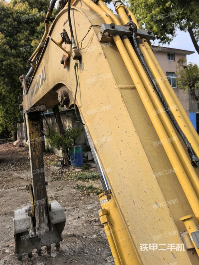 大臂背部俯視（工作和回轉(zhuǎn)裝置）