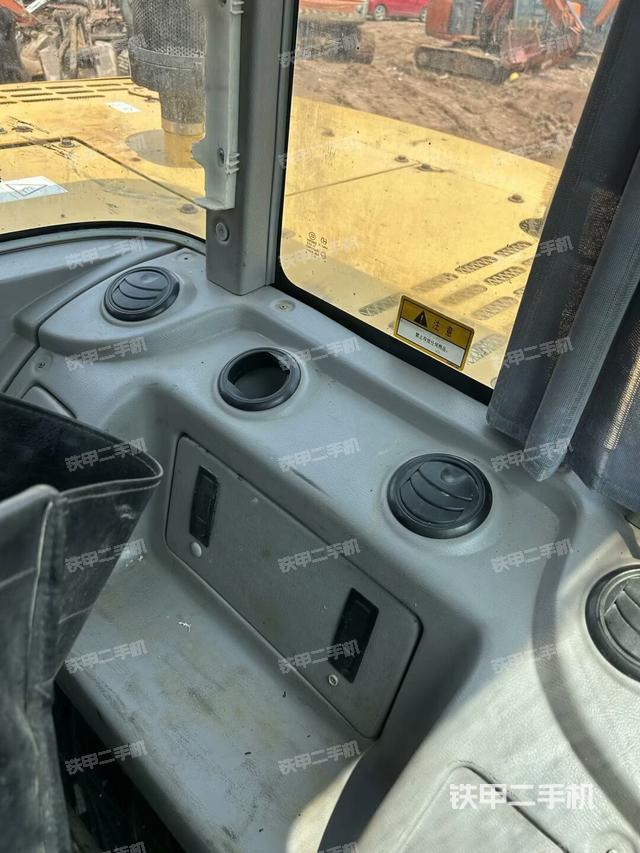 后窗玻璃角標(biāo)（駕駛室部分）