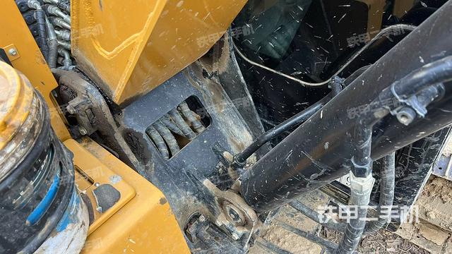 大臂根部?斜（工作和回轉(zhuǎn)裝置）