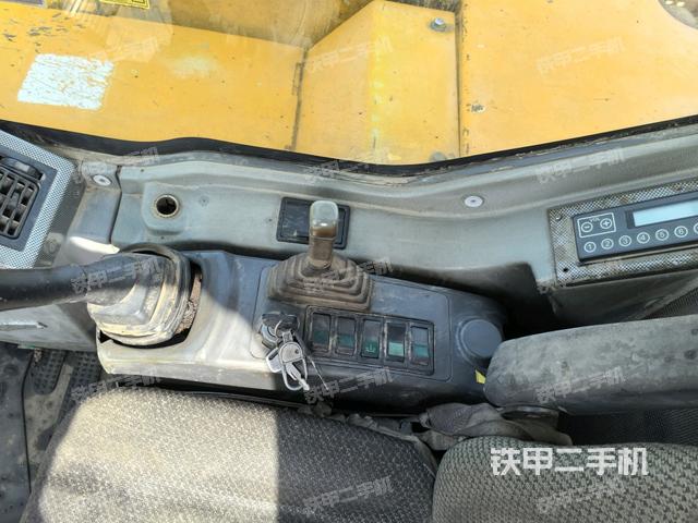 座椅左側(cè)控制臺(tái)/音響/含左手柄（駕駛室部分）