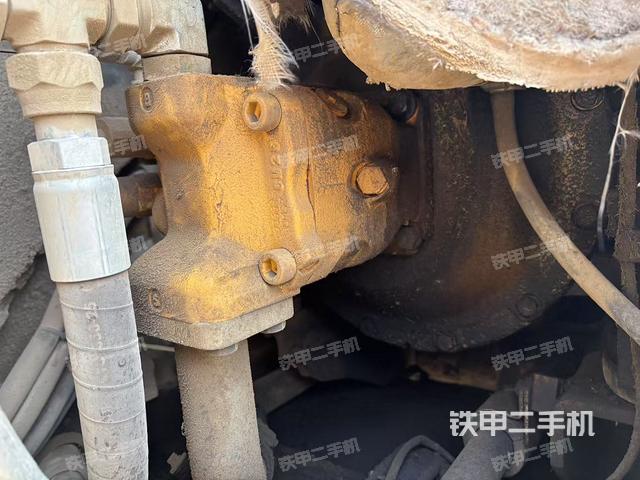 液壓泵艙室正面整體(整機(jī)外觀) 液壓泵艙室正面整體(整機(jī)外觀)