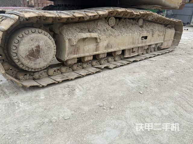 左側(cè)行走馬達蓋板(行走機構(gòu)) 左側(cè)行走馬達蓋板(行走機構(gòu))