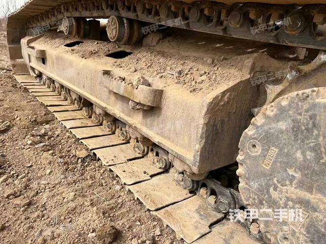 單側(cè)履帶整體（整機(jī)外觀）