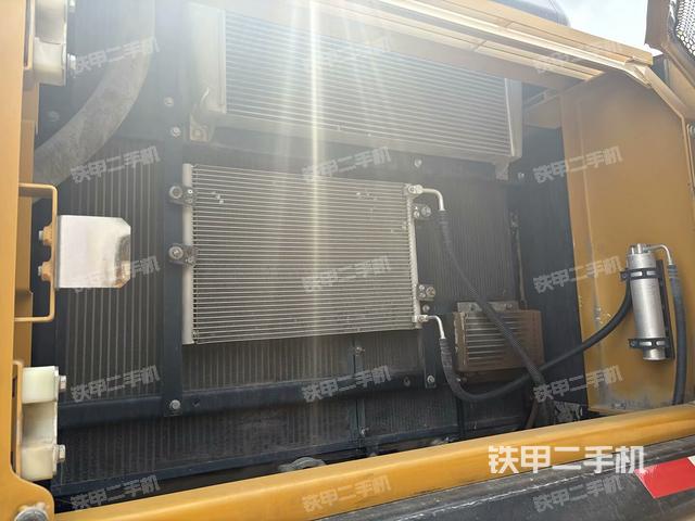 散熱器正面（大件艙室）