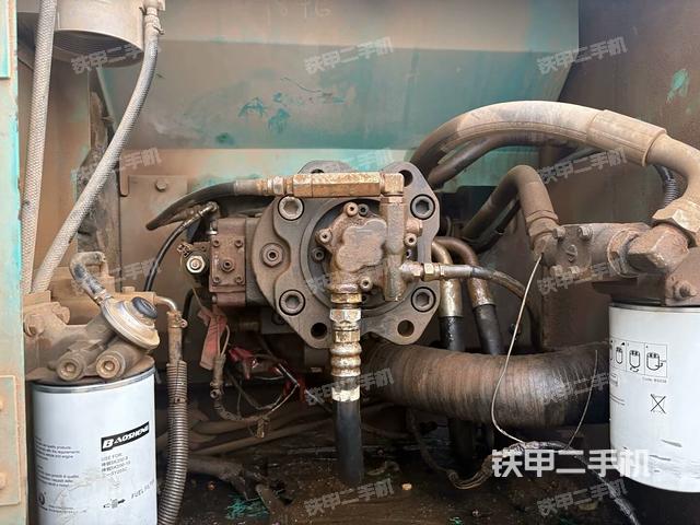液壓泵斜45?左(大件艙室) 液壓泵斜45?左(大件艙室)